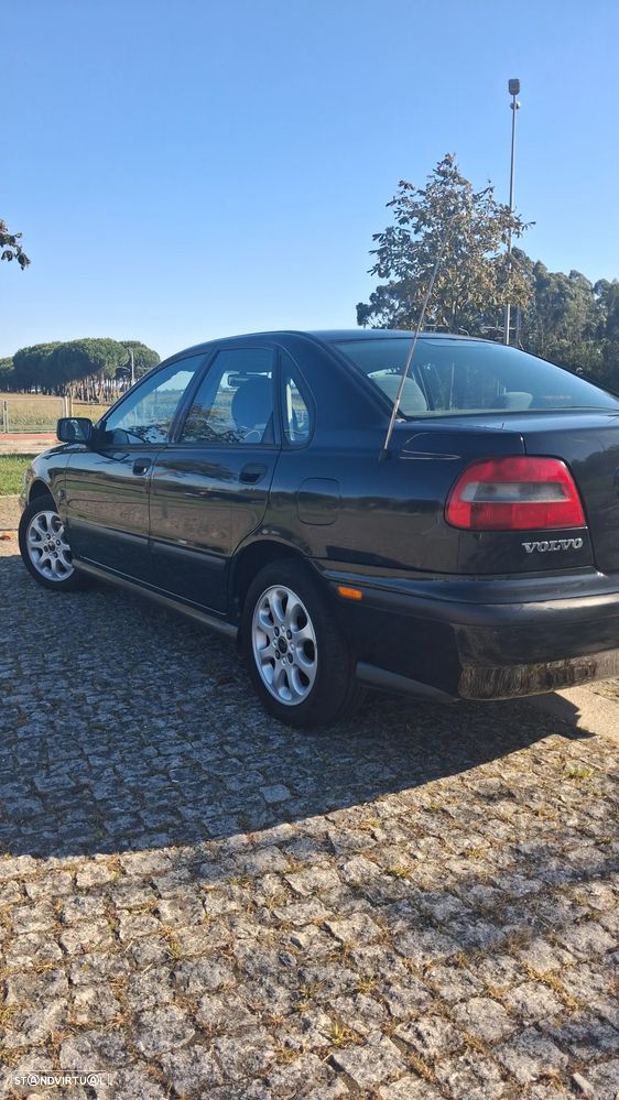 Volvo S40 1.6 - 13
