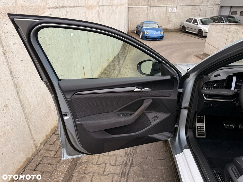 Skoda Superb 2.0 TDI SCR 4x4 Sportline DSG - 14