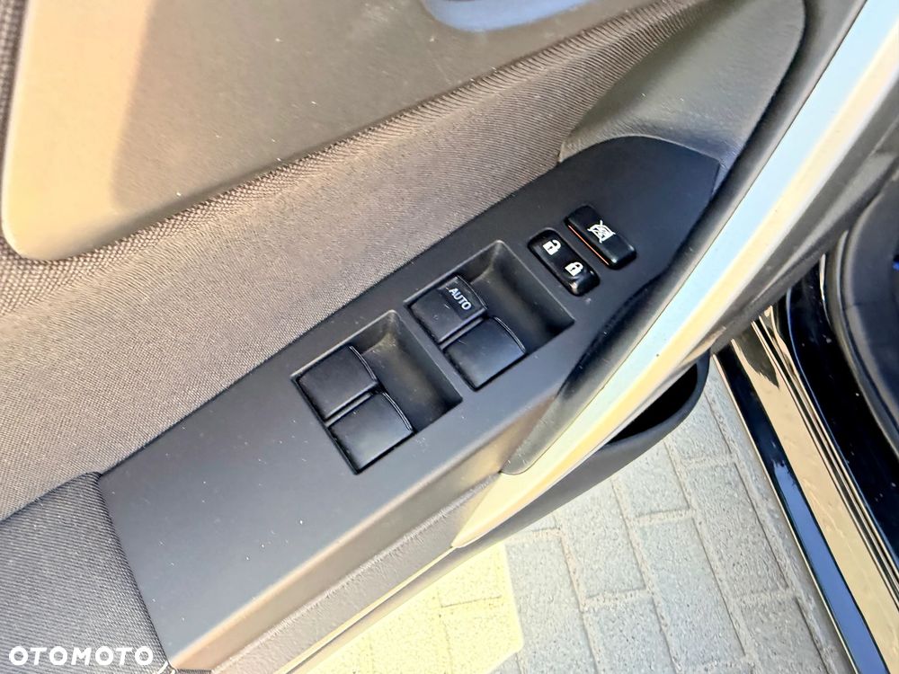 Toyota Auris 1.8 HSD Luna - 10