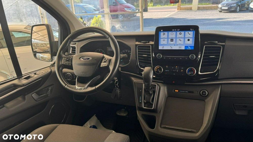 Ford Tourneo Custom - 38