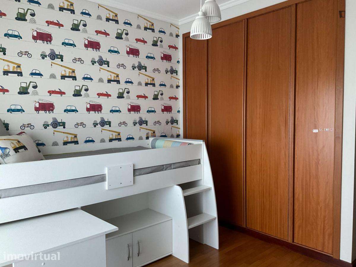 Quarto - localizado em Vilar de Andorinho Porto - Grande imagem: 2/9
