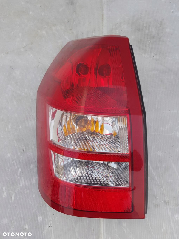 CHRYSLER 300C KOMBI LEWA TYLNA LAMPA ORYGINAŁ 04805967AH