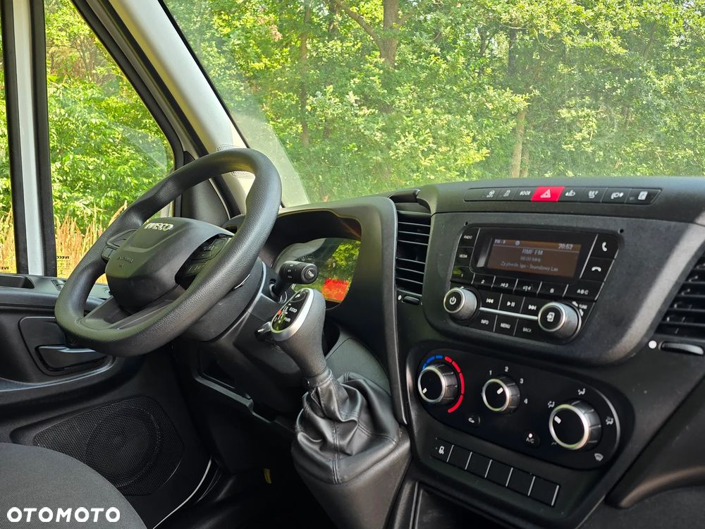 Iveco DAILY 35S HI-MATIC Automat , 2023r, Bezwypadkowy, 10 EP, Salon PL , ASO BURTO FIRANA,KLIMA ,WEBASTO,  Fotel kierowcy pneumatyczny - 16