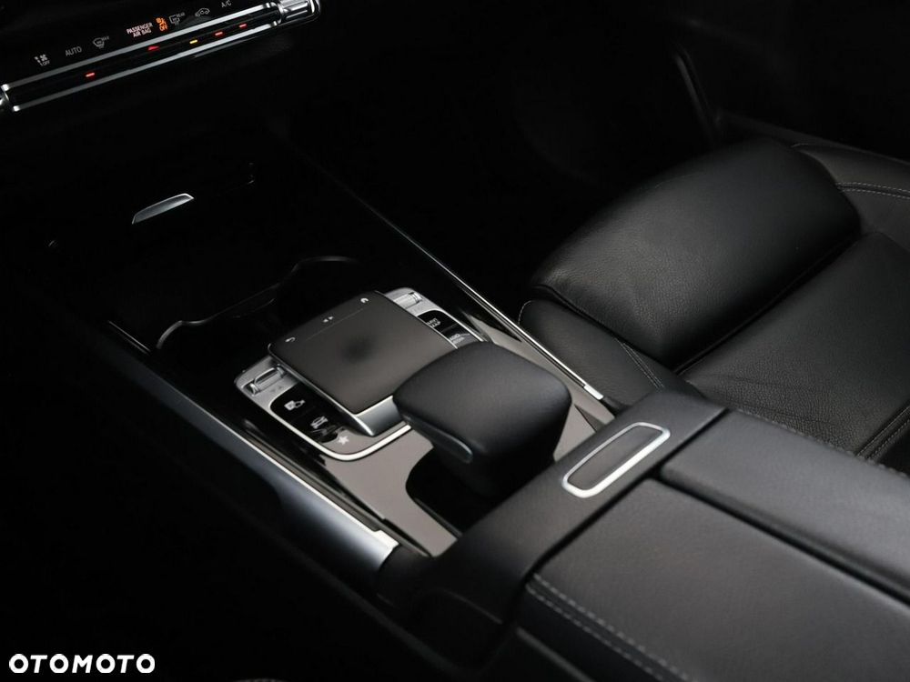 Mercedes-Benz GLB 200 d Progressive 8G-DCT - 30