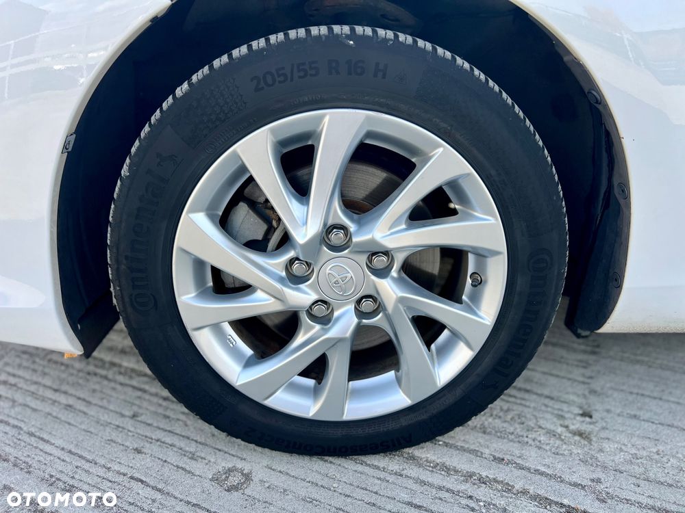 Toyota Auris - 13