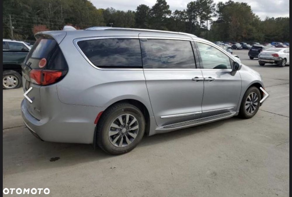 Chrysler Pacifica - 16