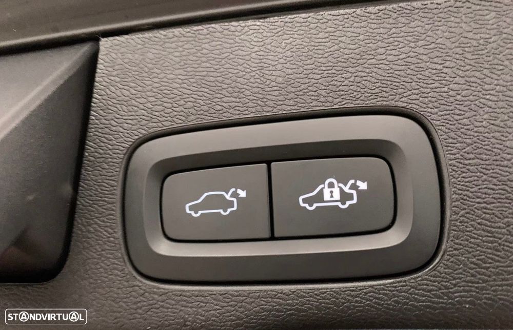 Volvo XC 60 B4 D AWD Geartronic Inscription - 11