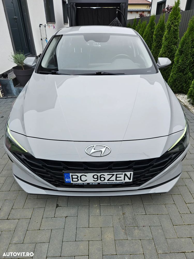 Hyundai Elantra 1.6 l 123 CP CVT Comfort - 2