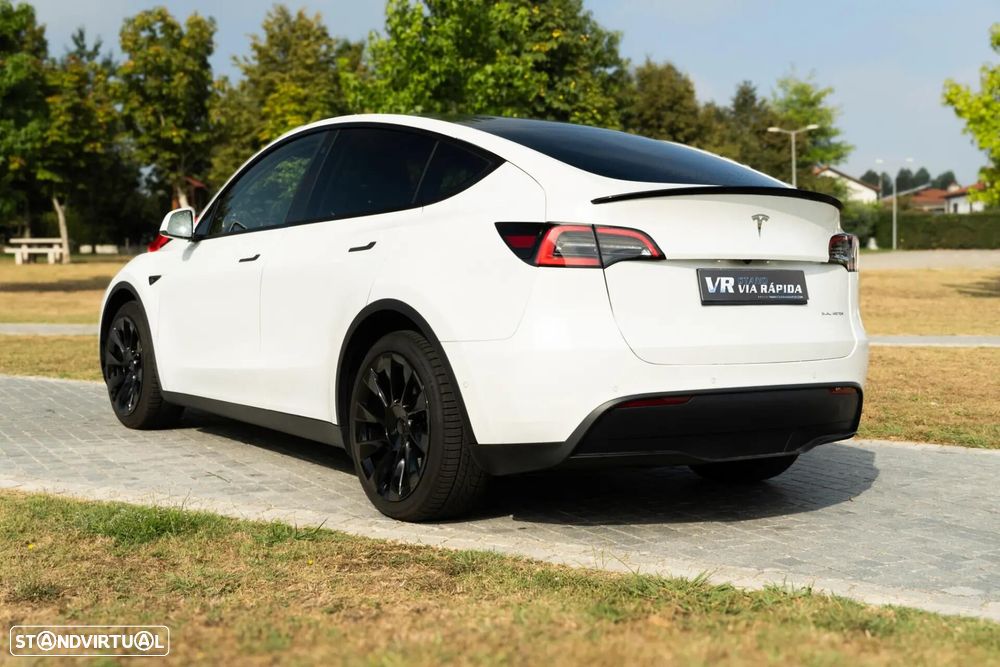 Tesla Model Y Long Range Dual Motor AWD - 7