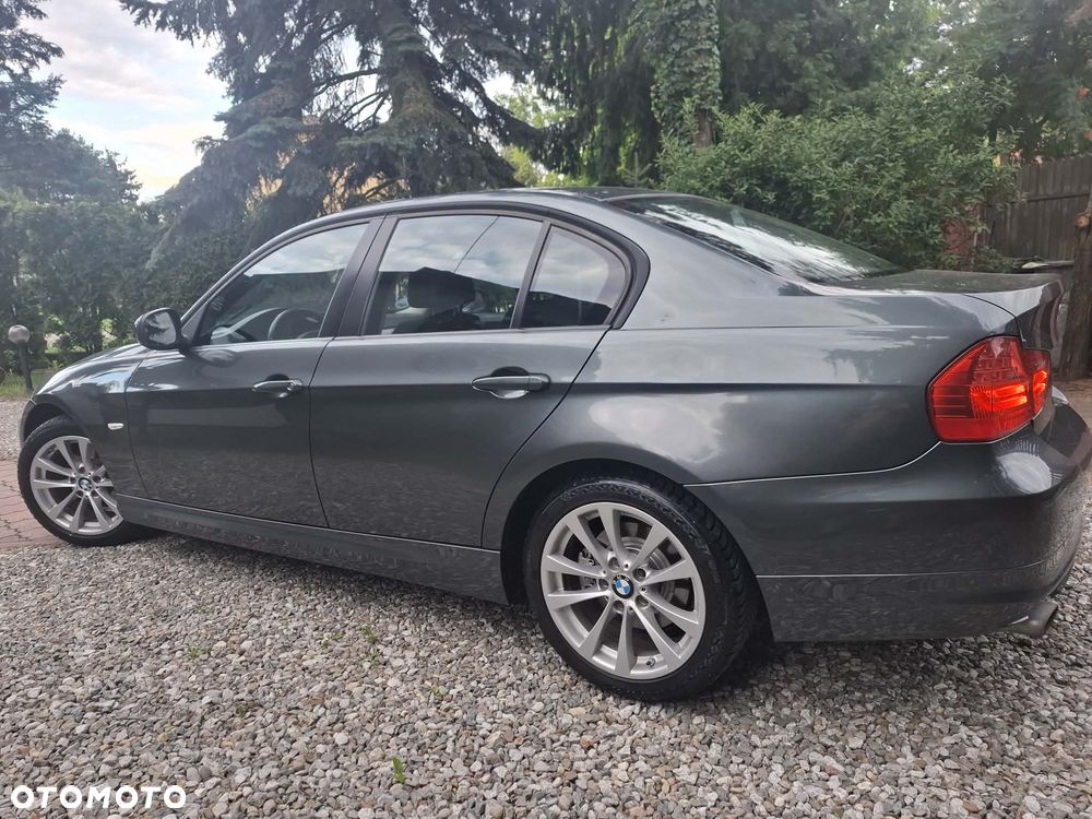 BMW Seria 3 320i - 3