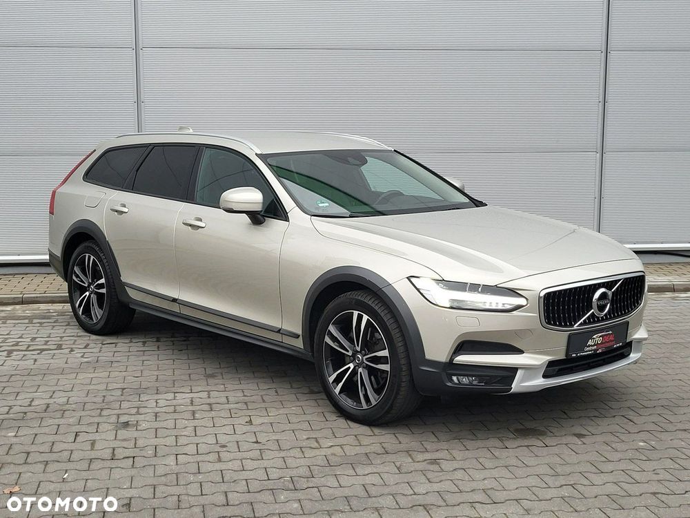 Volvo V90 Cross Country - 2
