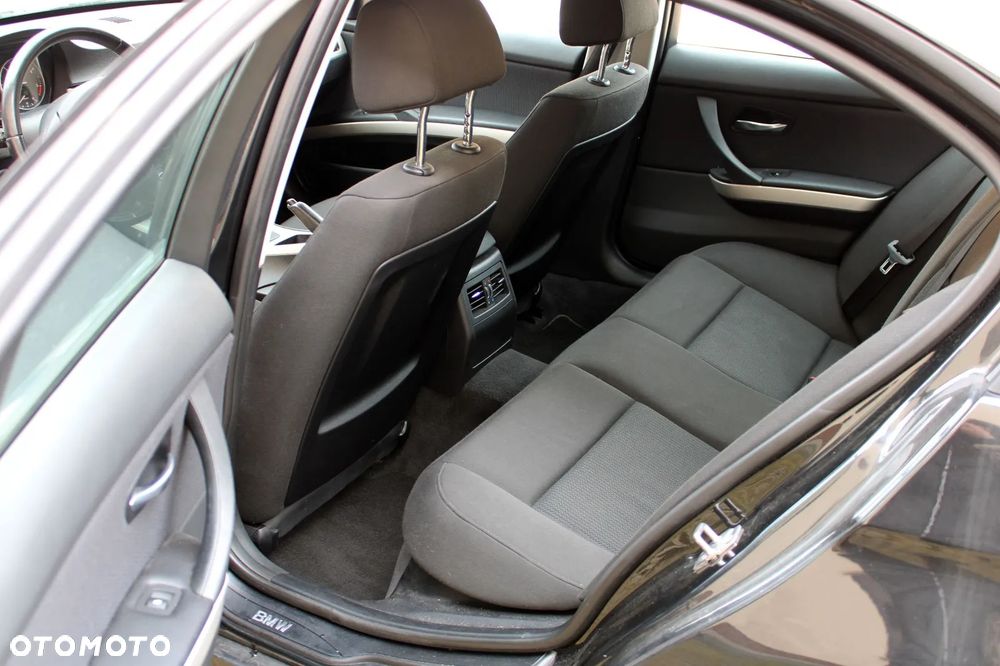 BMW Seria 3 318d - 10