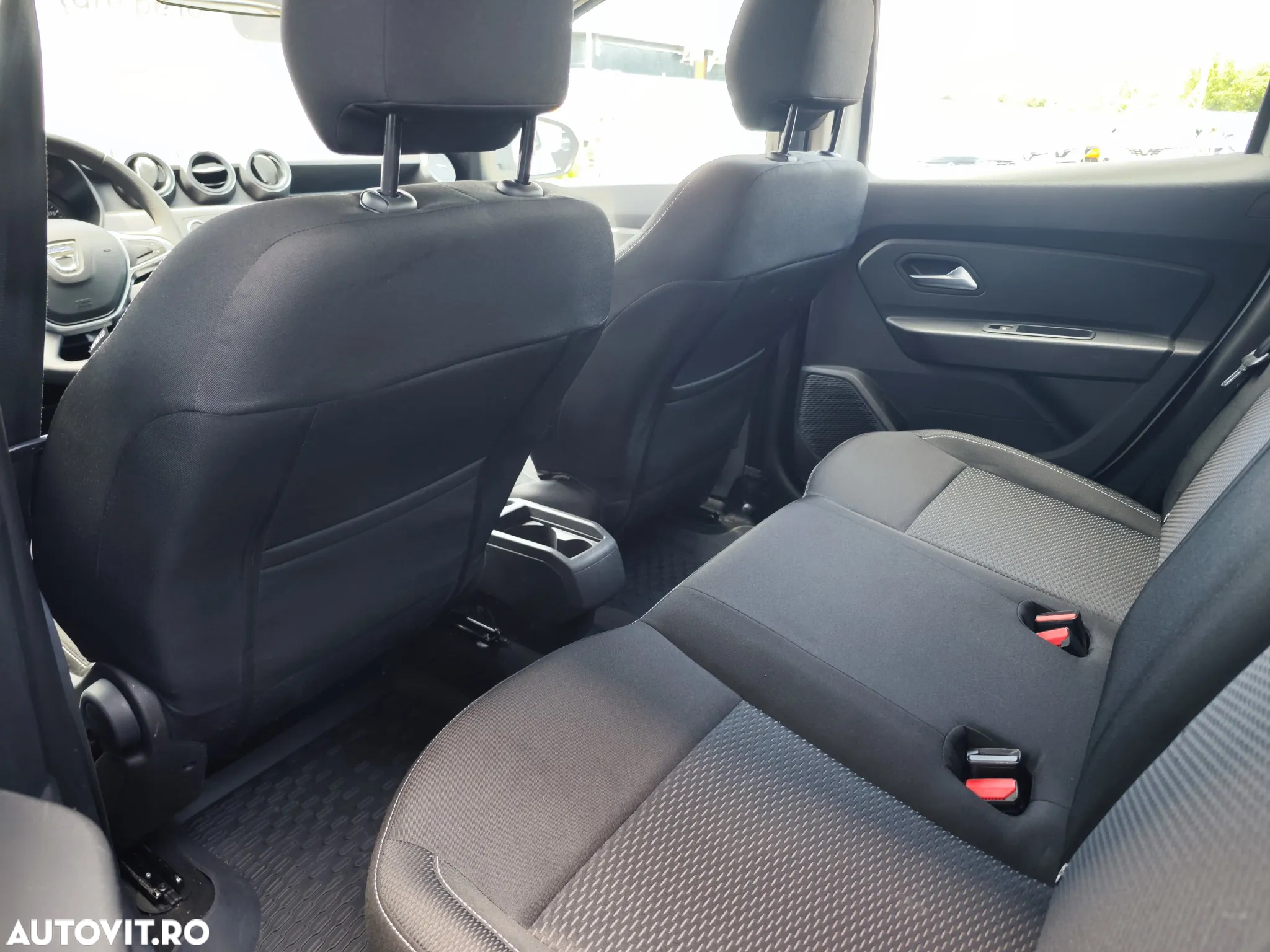 Dacia Duster 1.5 Blue dCi 4WD Comfort - 11