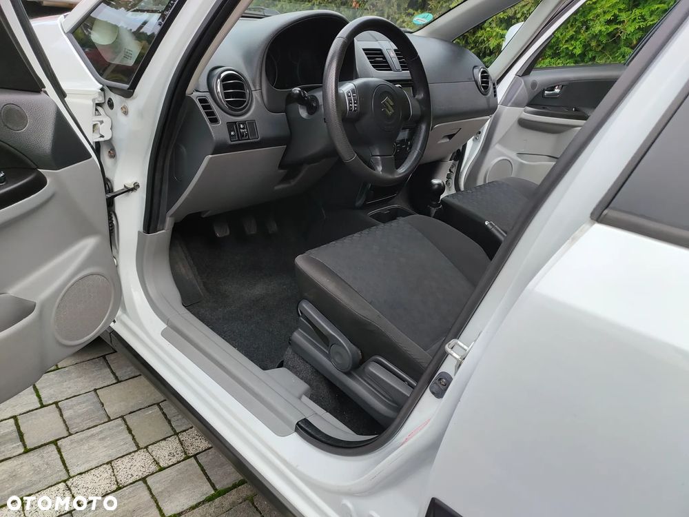 Suzuki SX4 1.6 Comfort 4WD - 11