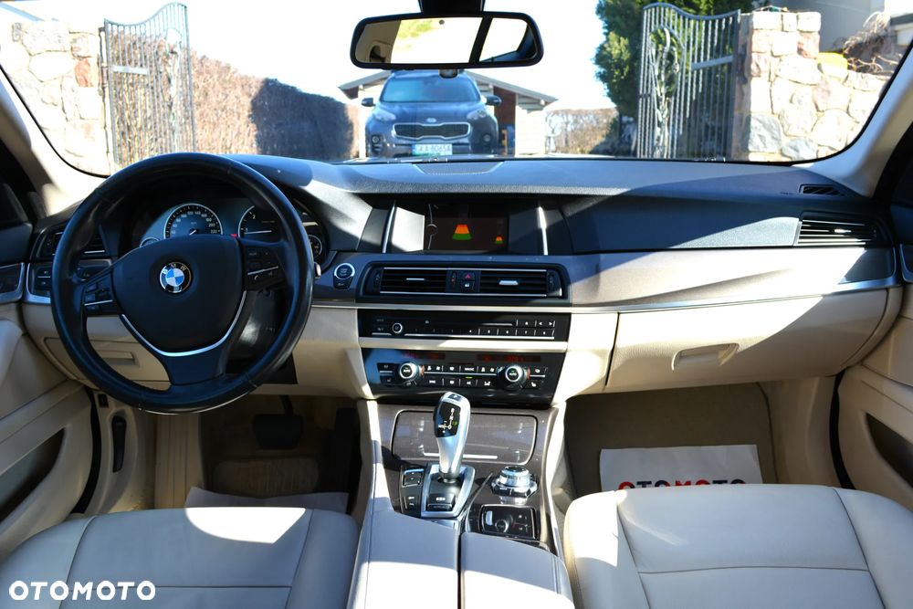 BMW Seria 5 520d xDrive Touring - 6