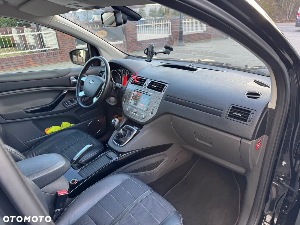 Ford Kuga 2.0 TDCi 4x4 Titanium - 37