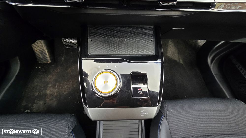 MG MG4 64 kWh Luxury - 46