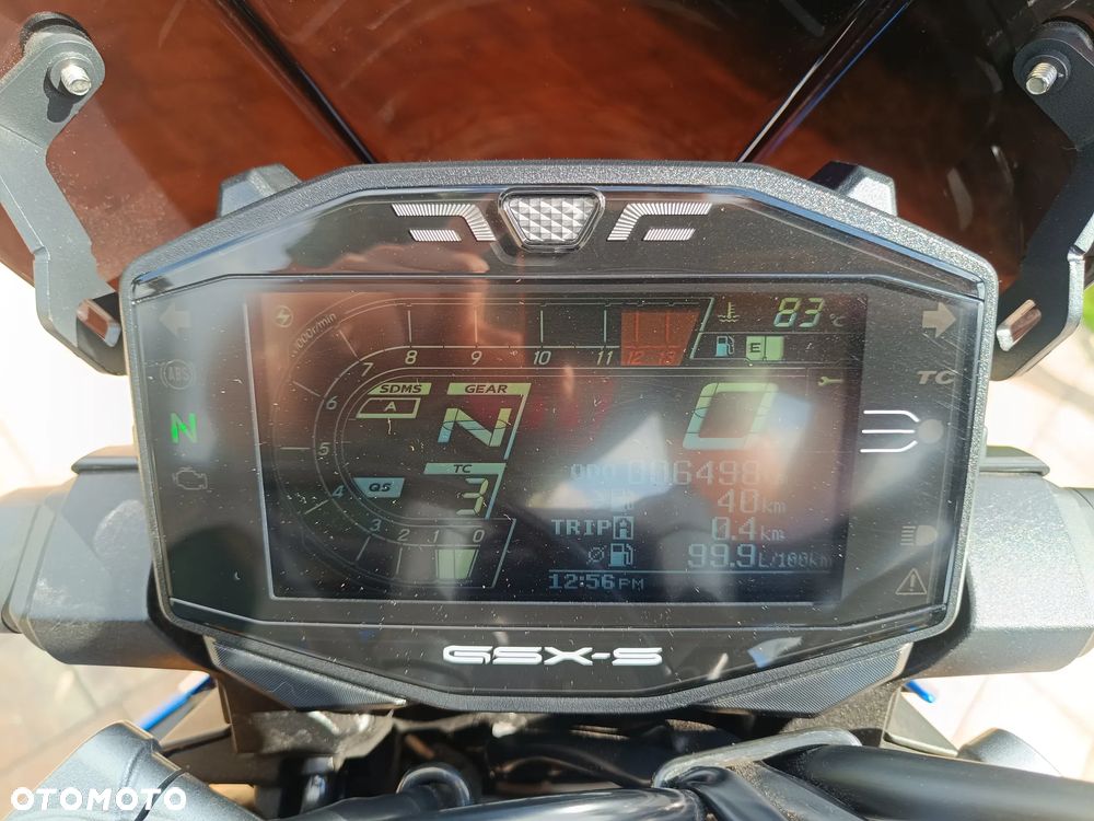 Suzuki GSX 1000 - 27