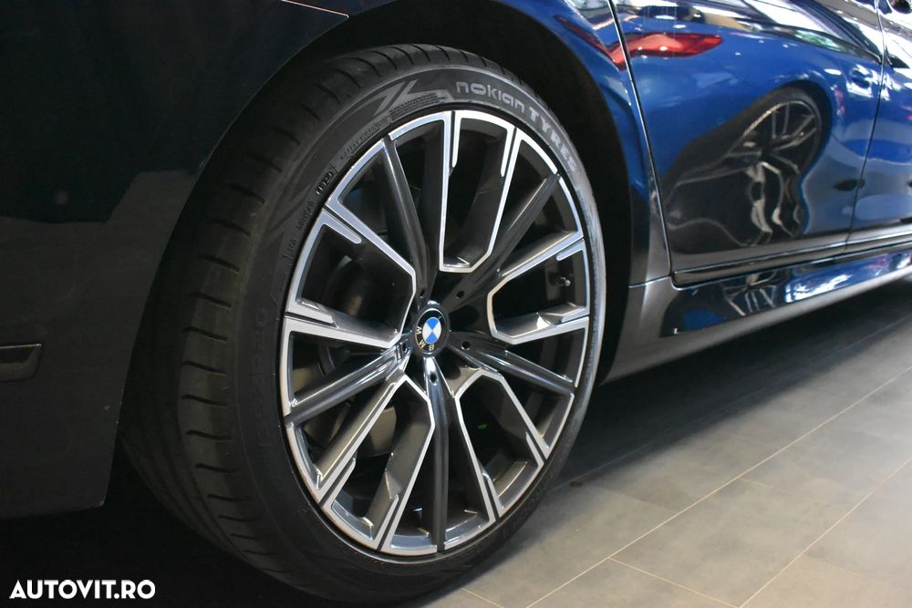 BMW Seria 7 740Ld xDrive MHEV - 32