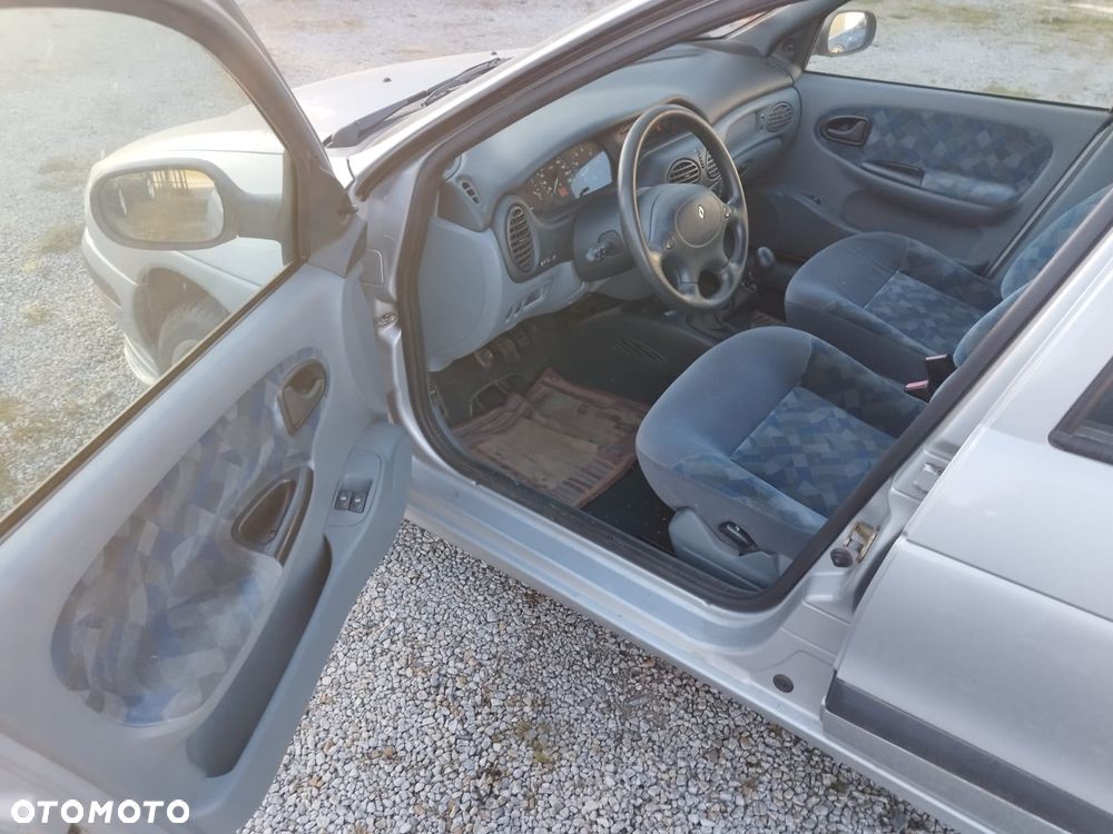 Renault Megane - 12