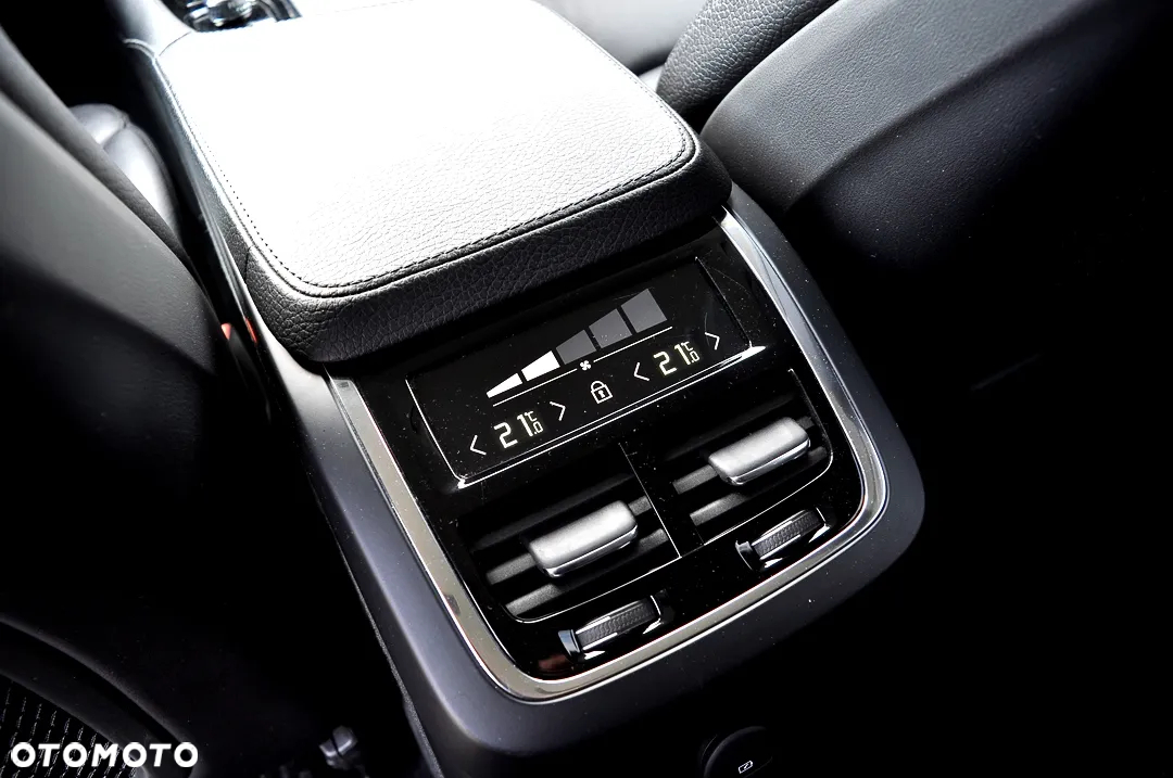 Volvo XC 90 T8 AWD Recharge Geartronic Inscription - 24