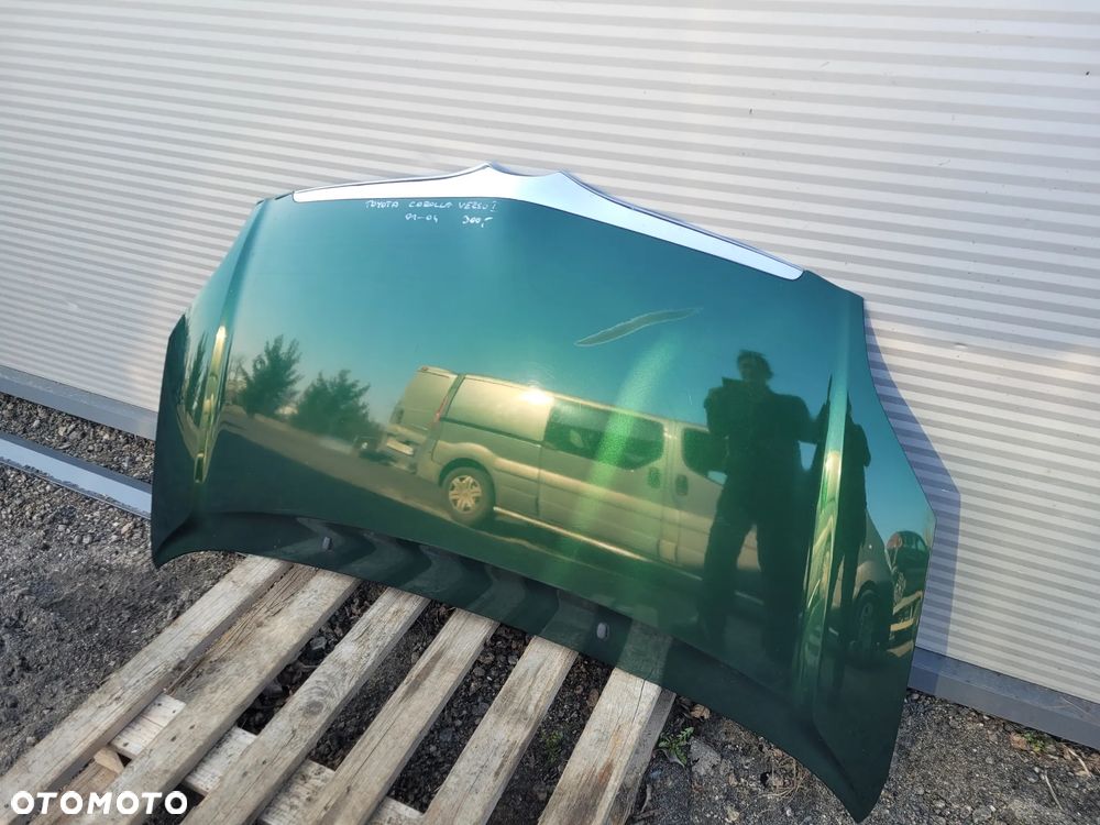 Toyota Corolla Verso I 01-04r Maska - 1