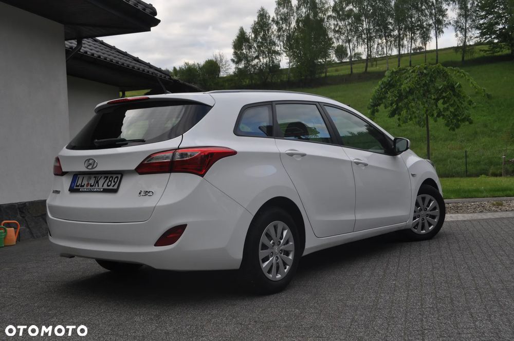 Hyundai i30 blue 1.4 Classic - 10
