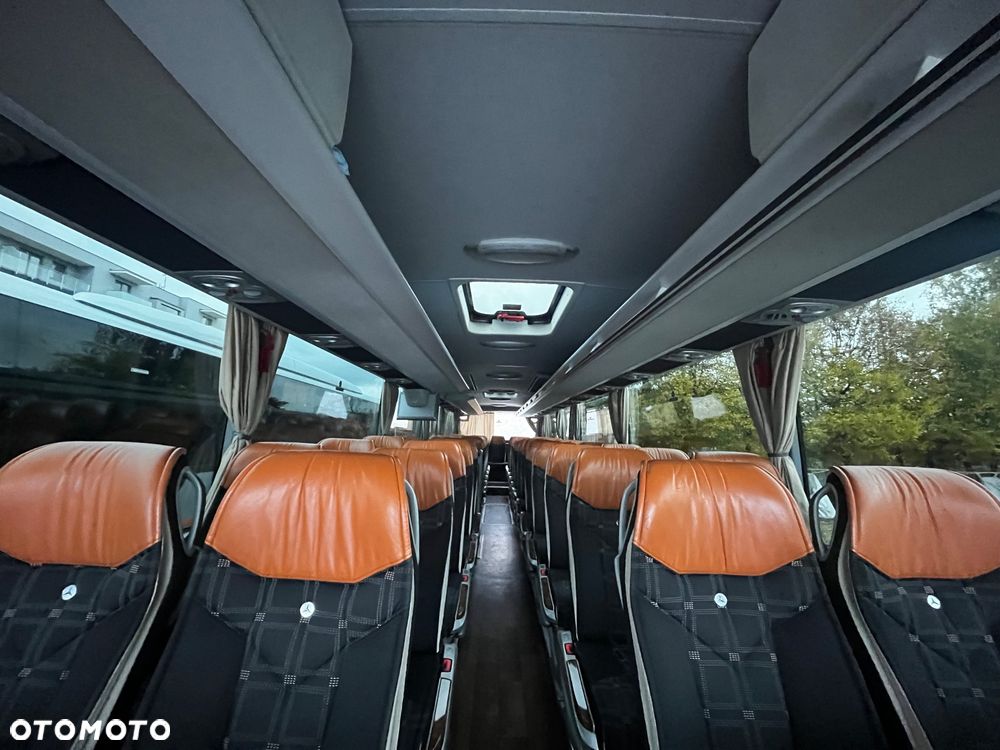 Mercedes-Benz Tourismo rhd - 39