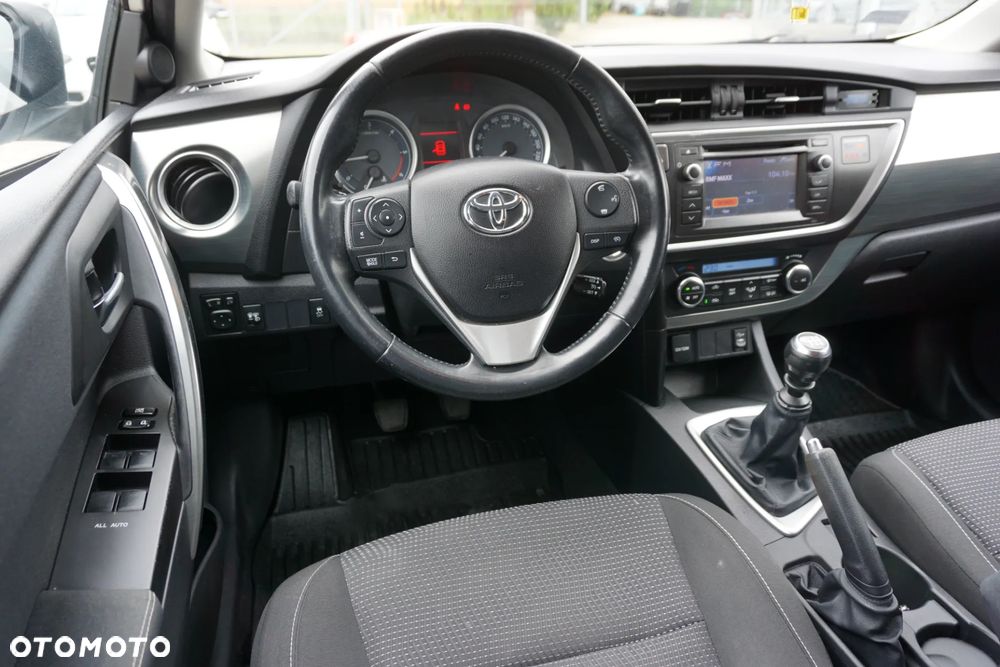 Toyota Auris 2.0 D-4D Comfort - 11