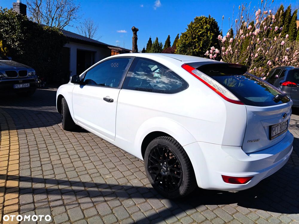 Ford Focus 1.4 16V Style+ - 13