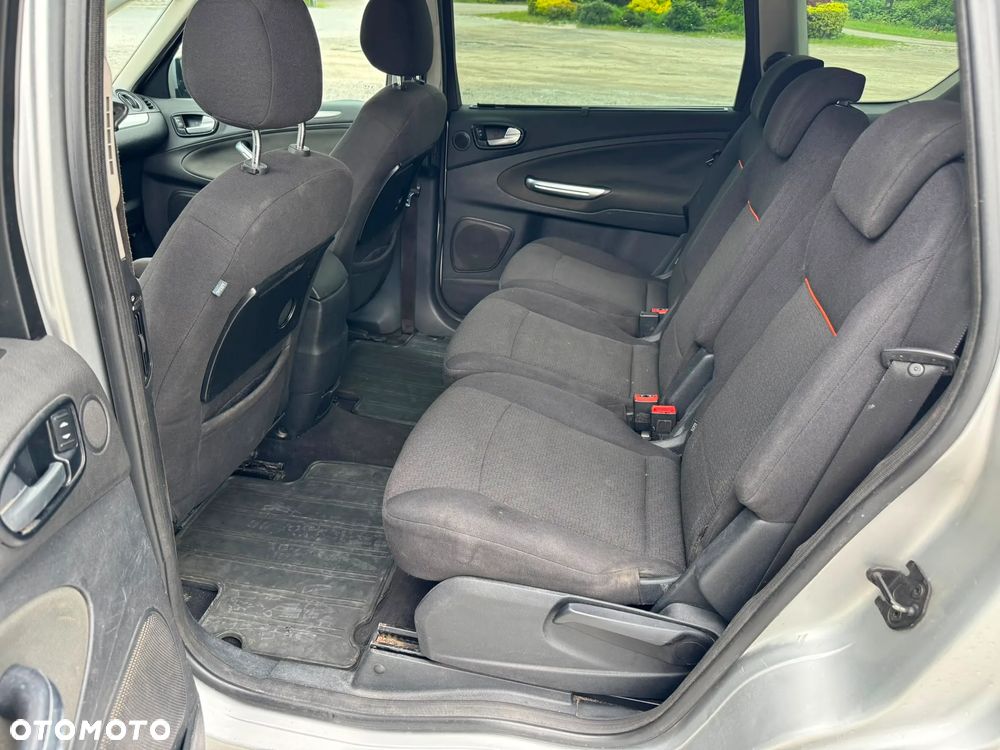 Ford S-Max - 10