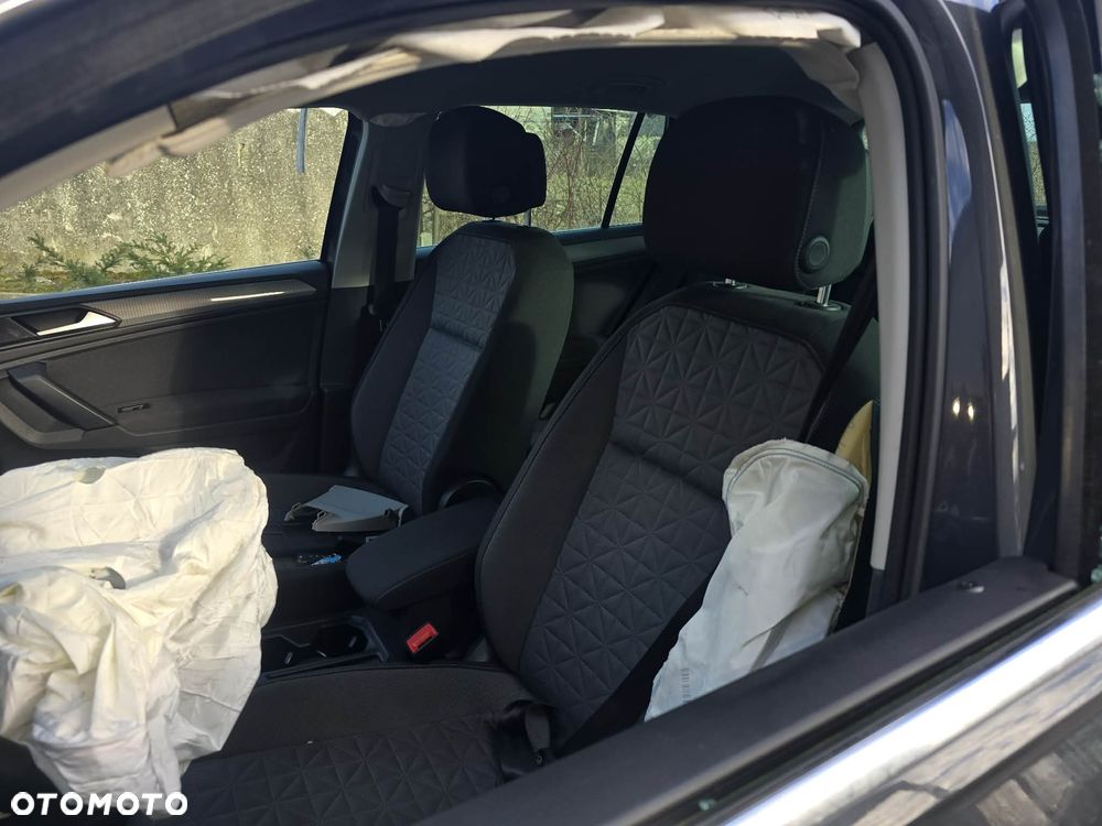 Volkswagen Tiguan - 11