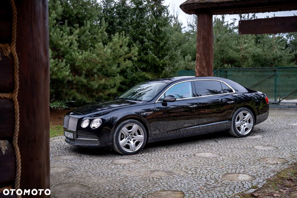 Bentley Flying Spur Mulliner - 13