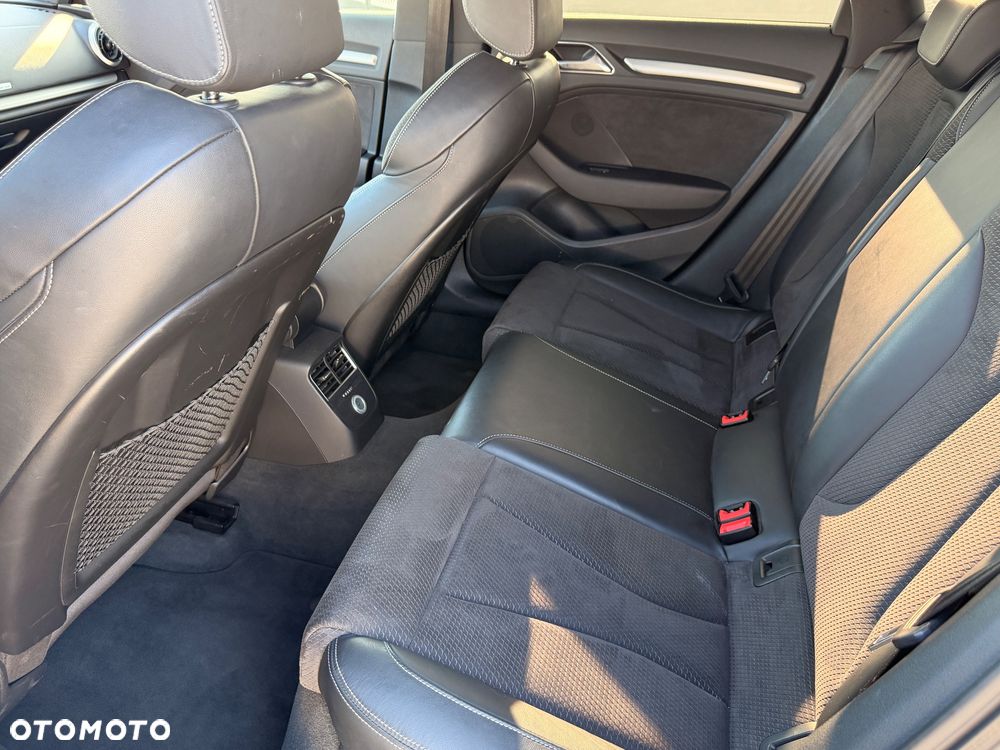 Audi S3 S tronic - 12