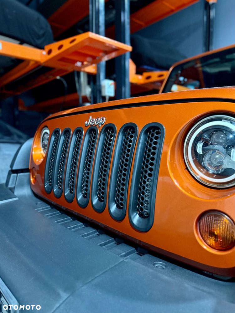 Jeep Wrangler 3.8 Sahara - 12