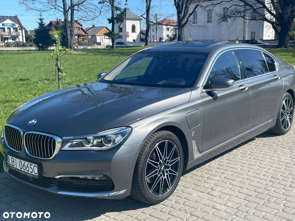 BMW Seria 7 740Le iPerformance - 1