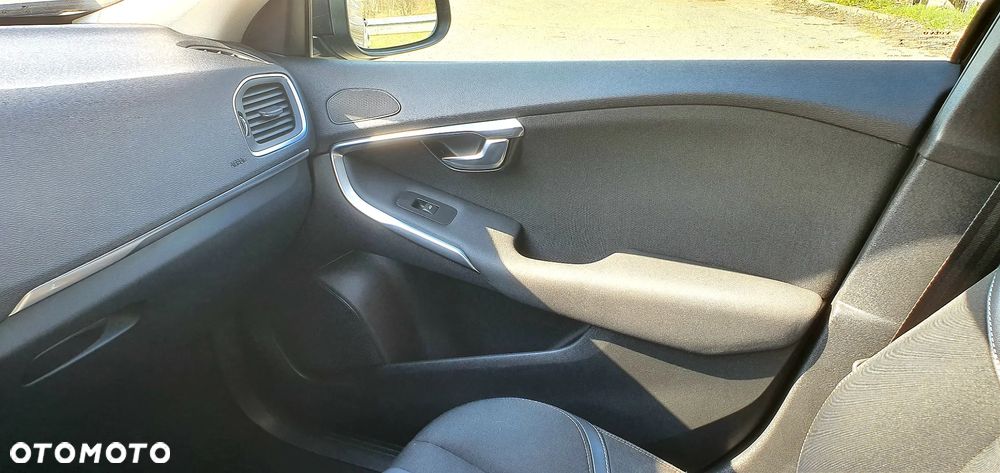 Volvo V40 D2 Momentum - 21