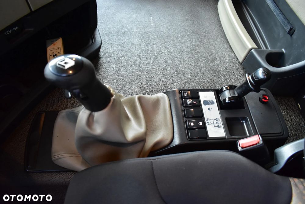 Renault Kerax 460 DXI Wywrotka 3-Str. 8x4 / Euro 5/ Manual/ Bordmatic/ Lander/Premium/ Sprowadzony z Austrii ! - 33