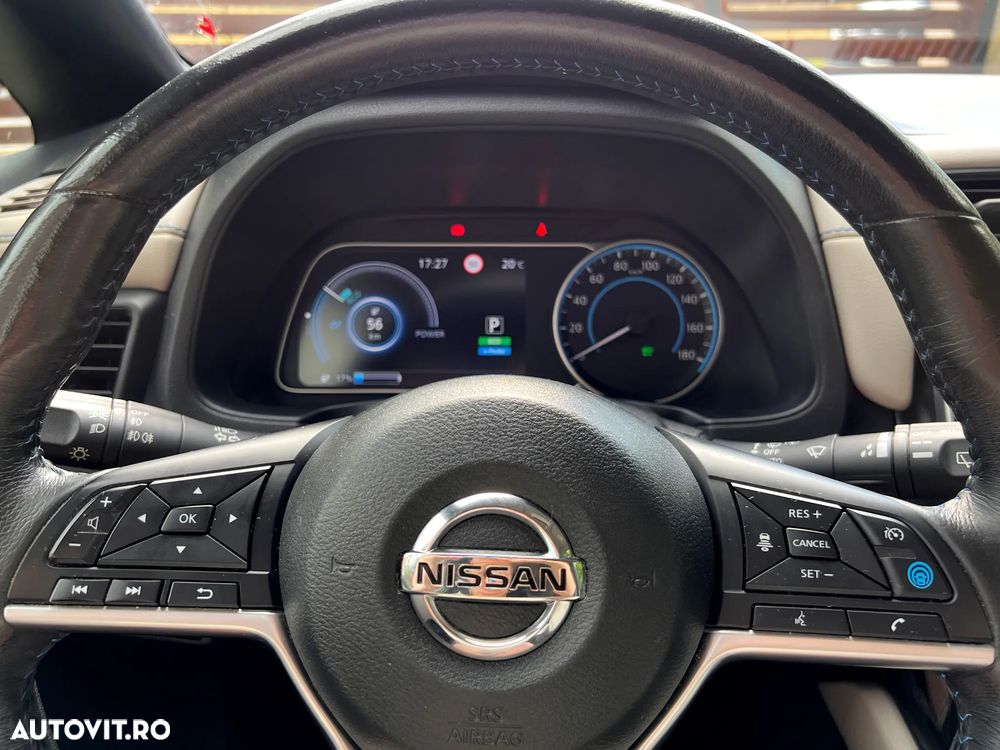Nissan LEAF 62 kWh e+ N-Connecta - 11