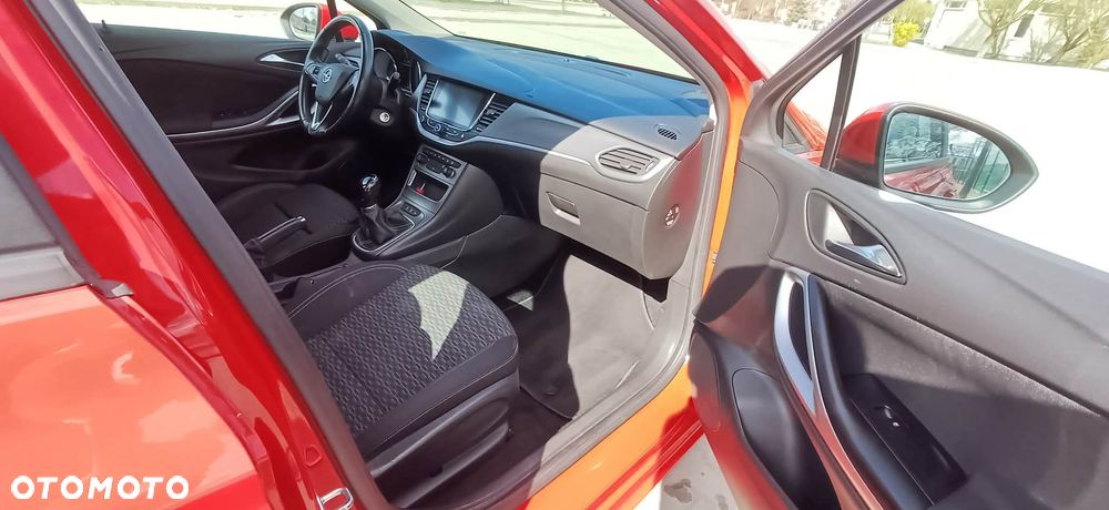 Opel Astra 1.6 D Start/Stop Dynamic - 9