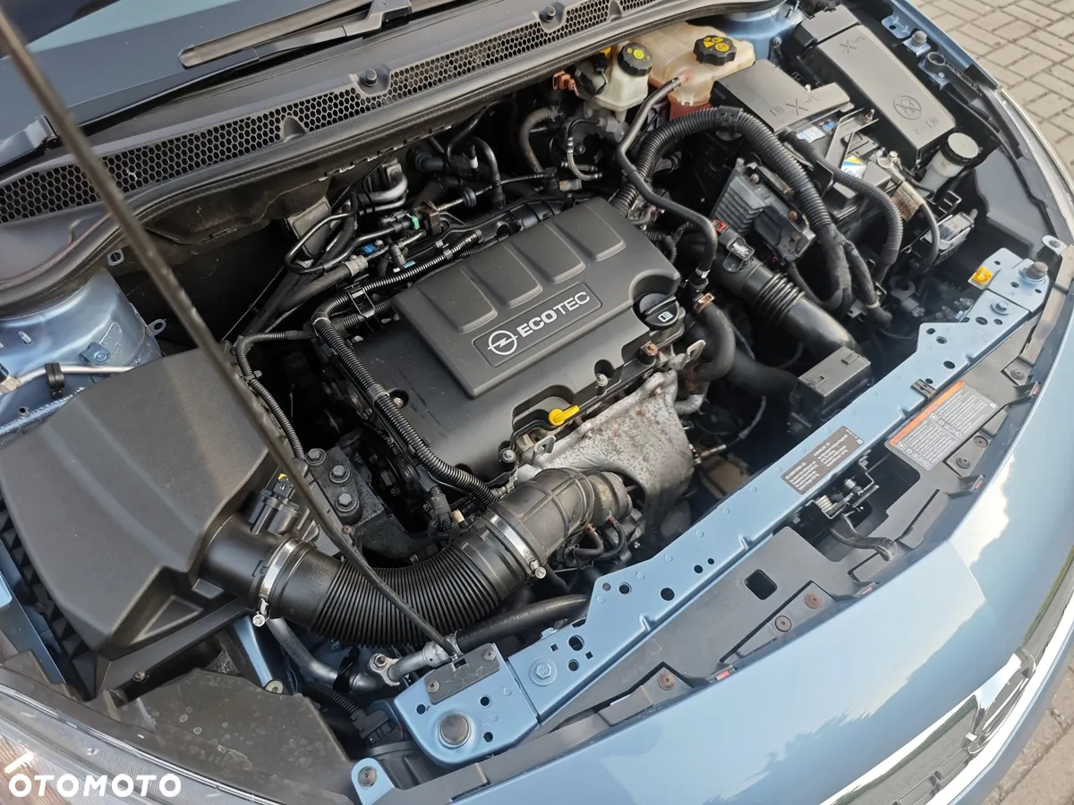 Opel Astra IV 1.4 T Cosmo - 33