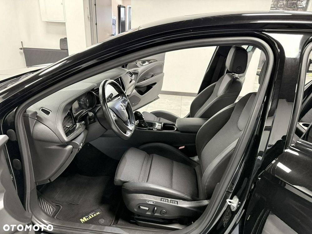 Opel Insignia - 22