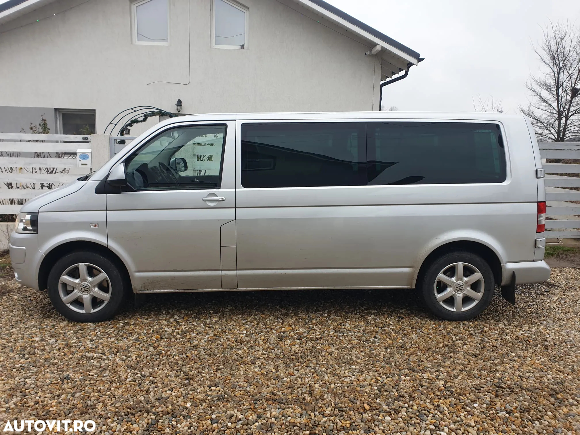 Volkswagen Caravelle - 15