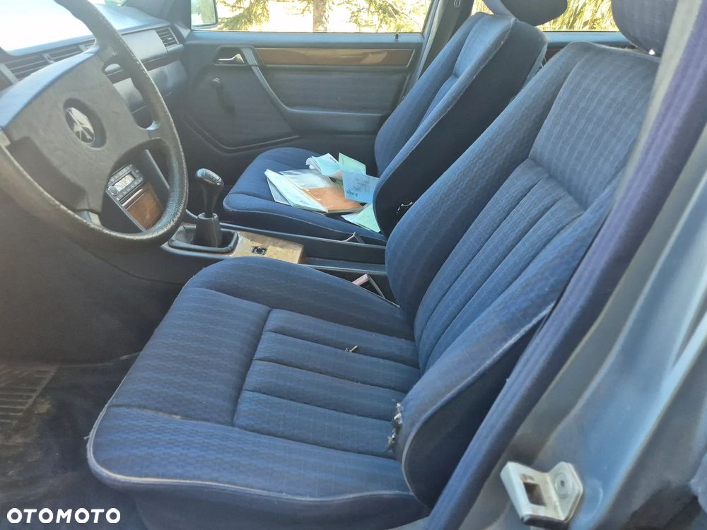 Mercedes-Benz W124 (1984-1993) - 16