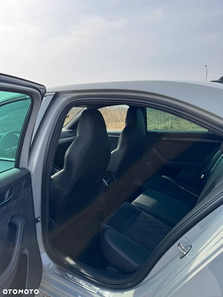 Skoda Superb 2.0 TDI SCR Sportline DSG - 25