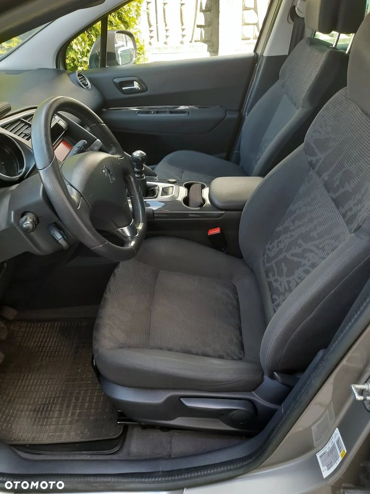 Peugeot 3008 HDi 115 Active - 13