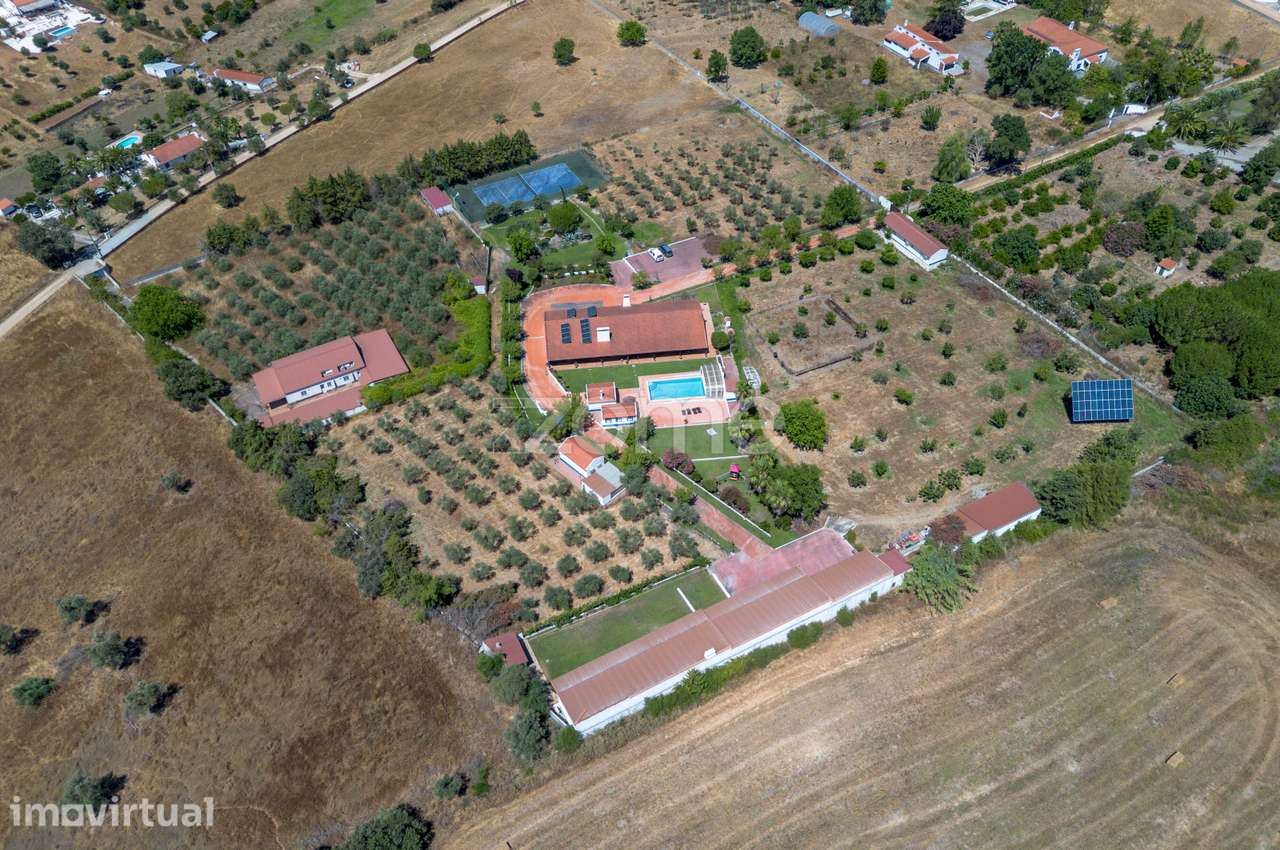 Propriedade com 22.250m2, piscina, court ténis e 2 habitacões com AL - Grande imagem: 3/60