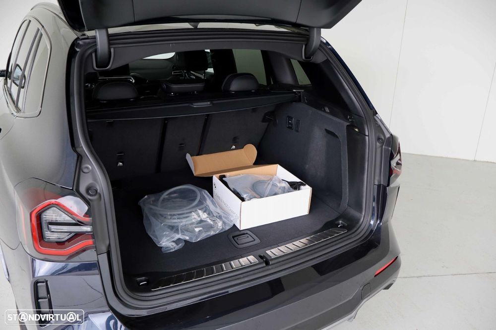 BMW iX3 M Sport Inspiring - 11