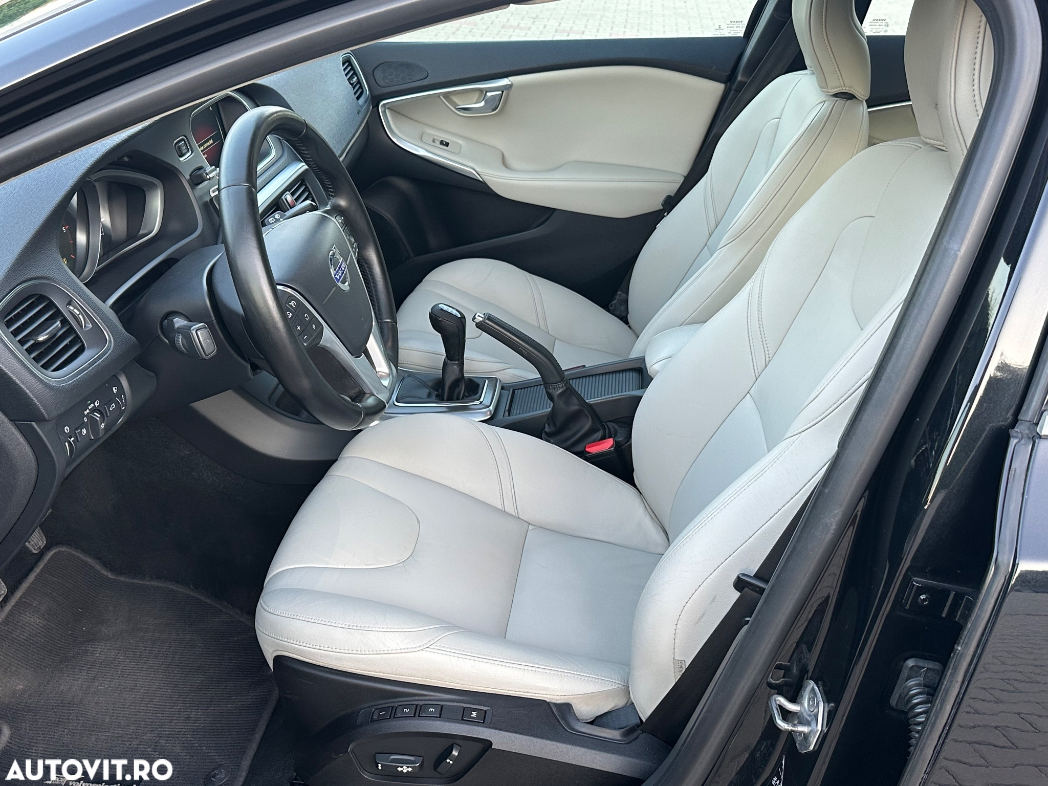 Volvo V40 D4 Summum - 6