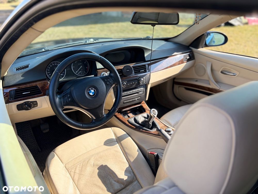 BMW Seria 3 320d - 12